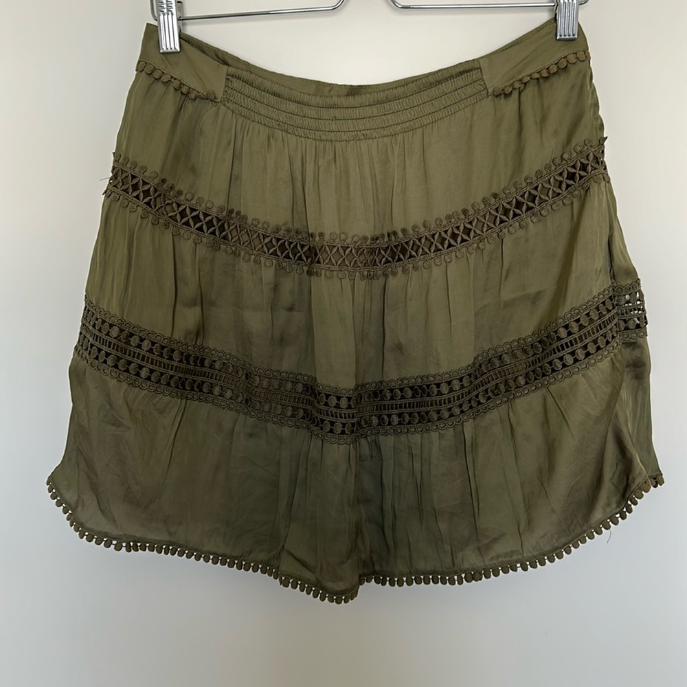 White House Black Market Military Skirt Olive Green Size SP Tiered Lace Trim - Picture 2 of 12